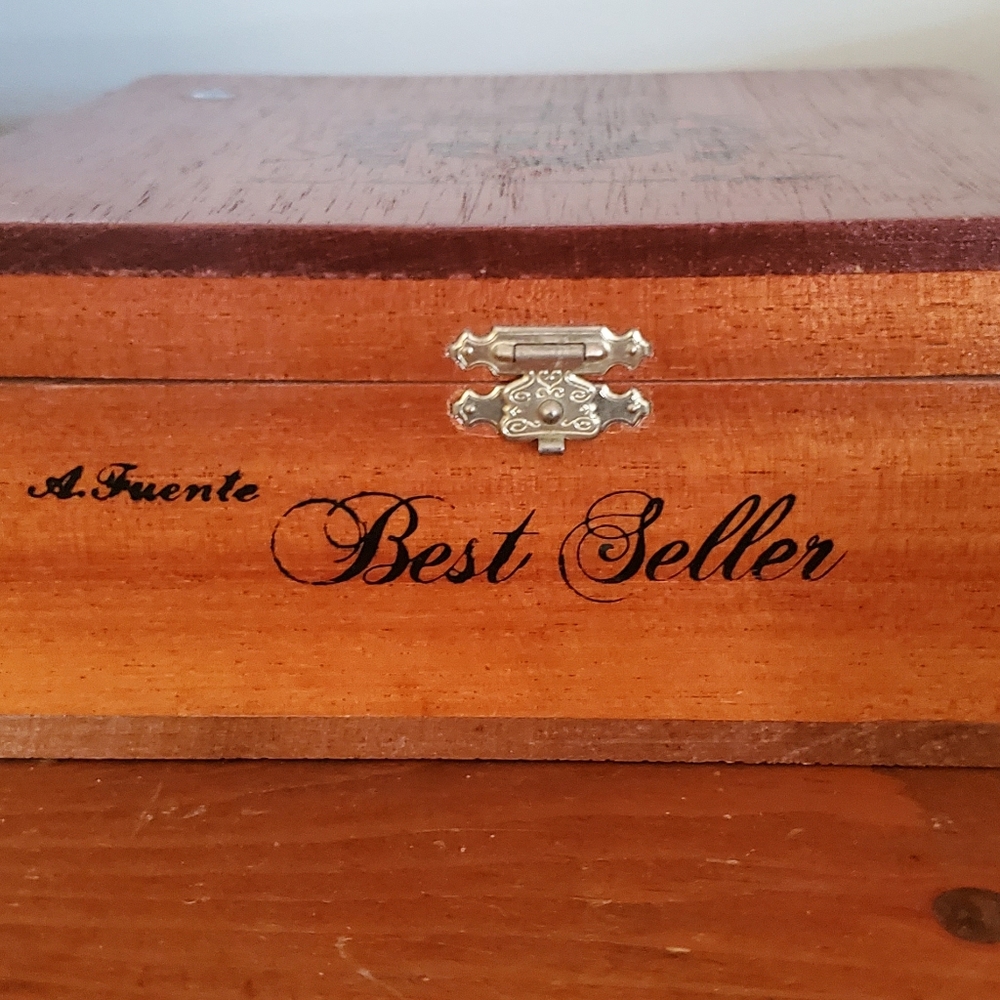 cigar box (empty)